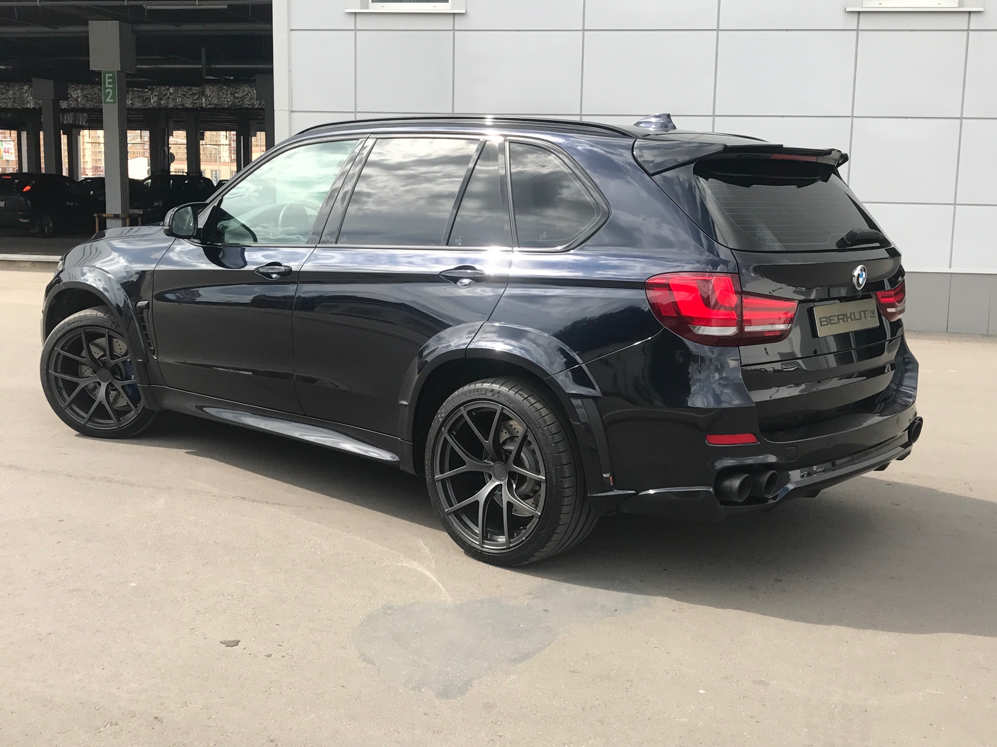 Верхний спойлер крышки багажника FERZ для BMW X5 F15