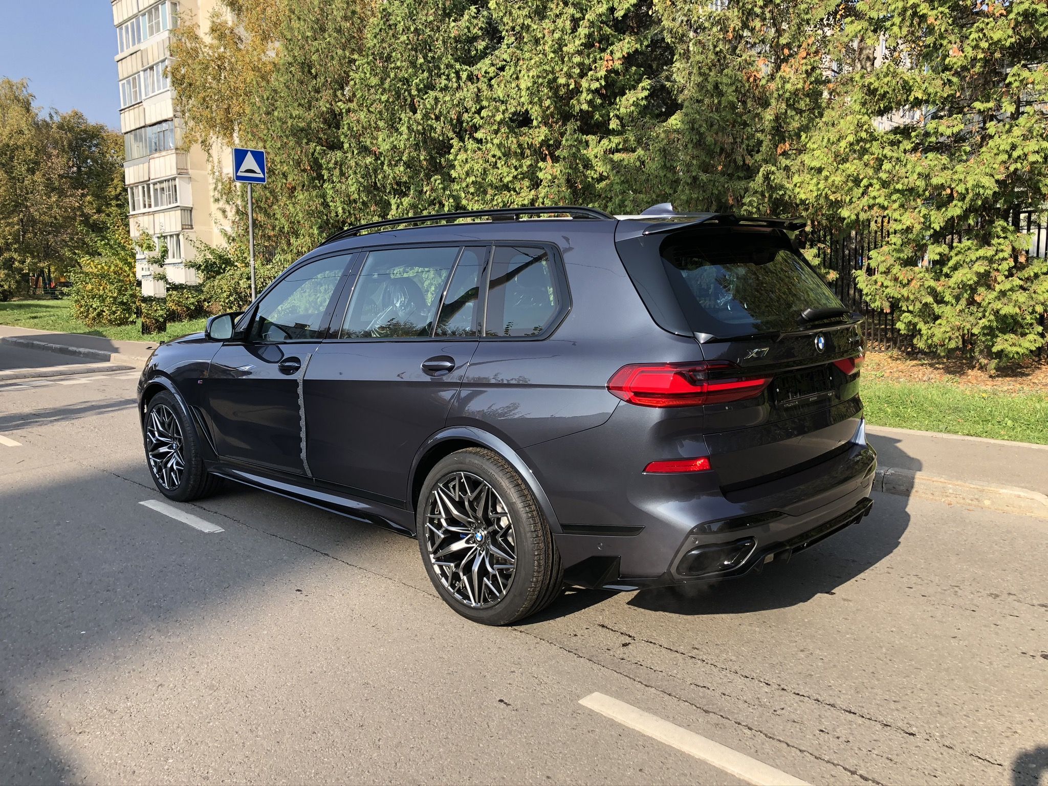 Литые диски для BMW X7 от FERZ