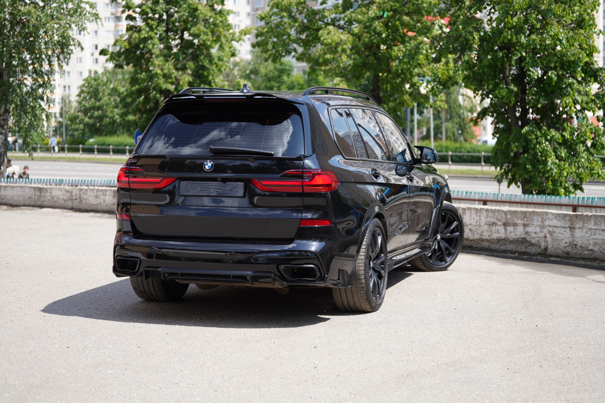 BMW X7 Black edition