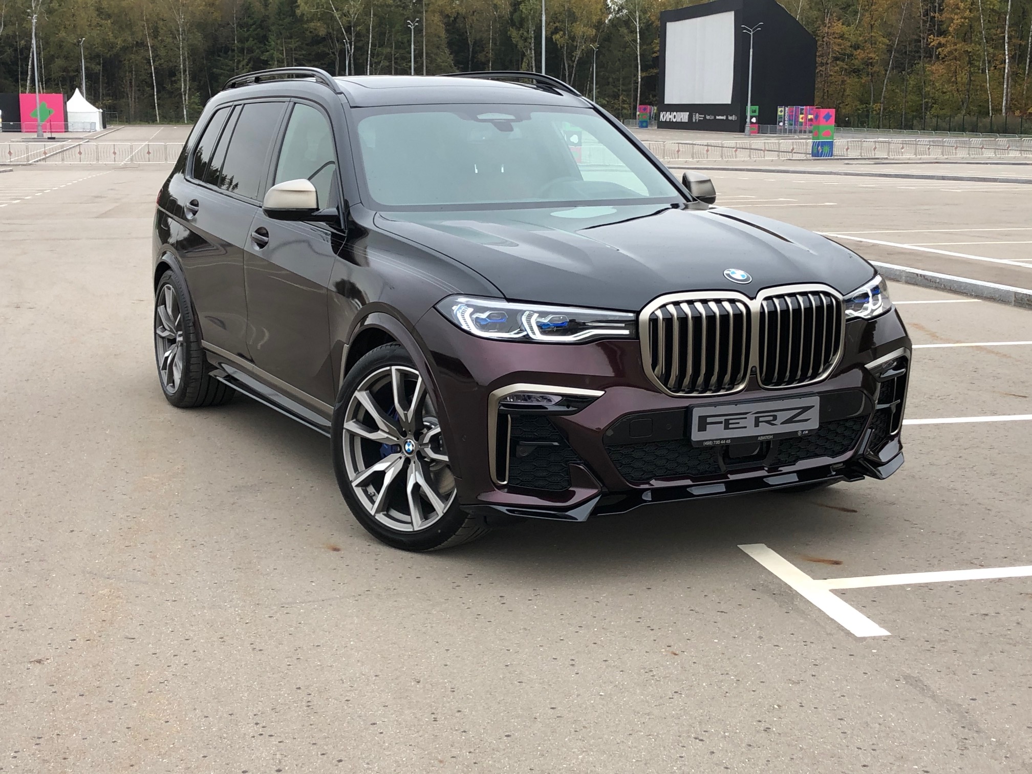 Двух цветные BMW X7 от FERZ