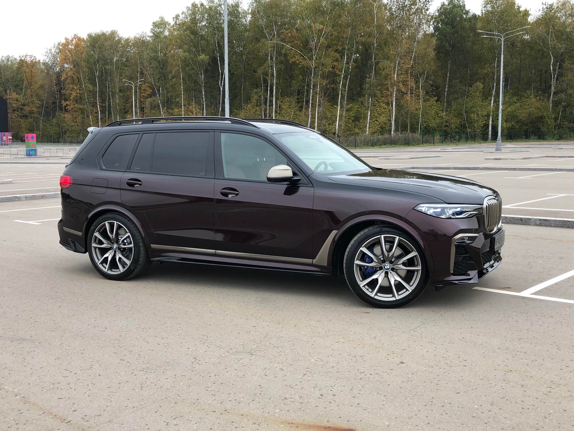 Двух цветные BMW X7 от FERZ