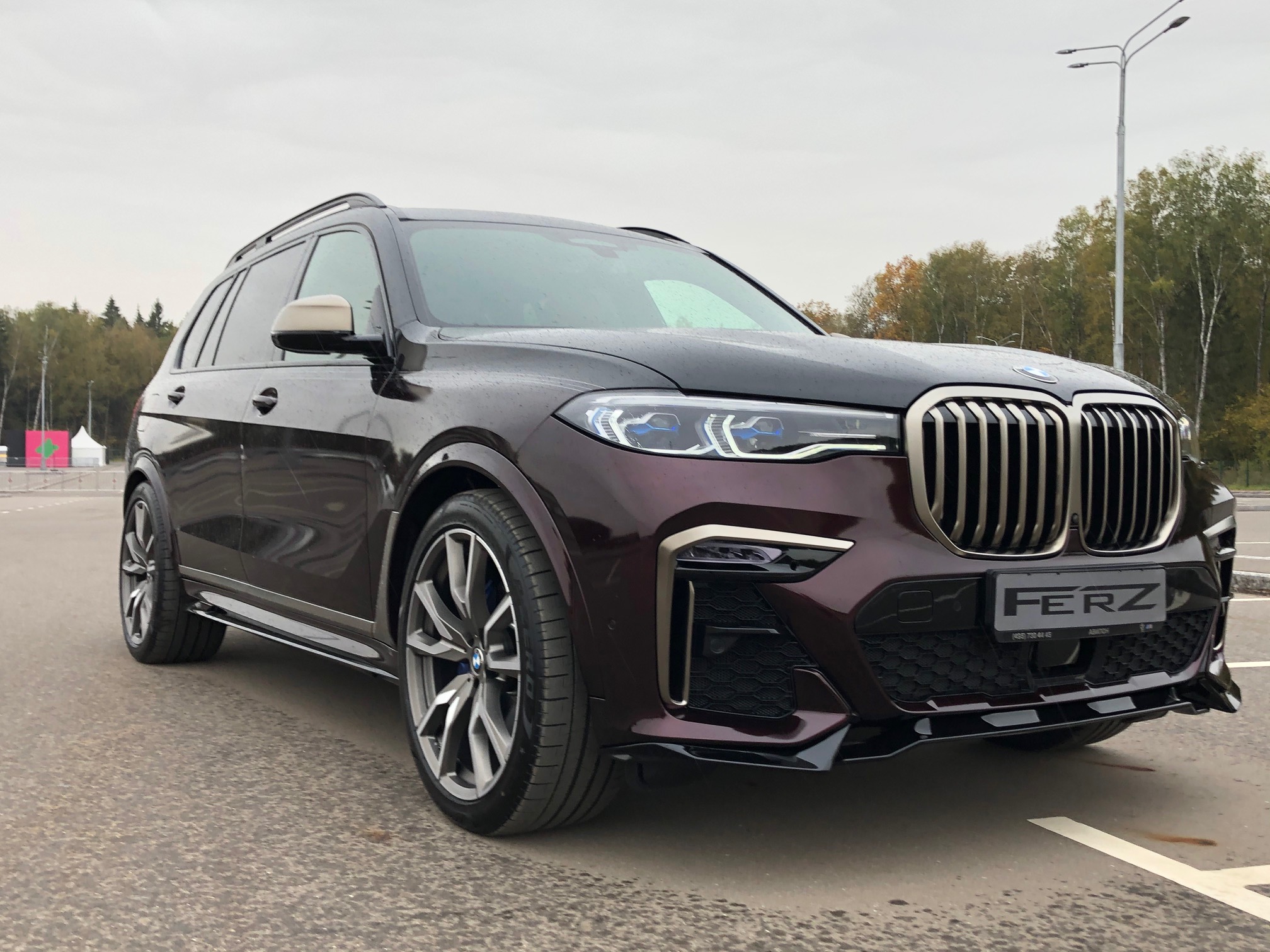 Двух цветные BMW X7 от FERZ