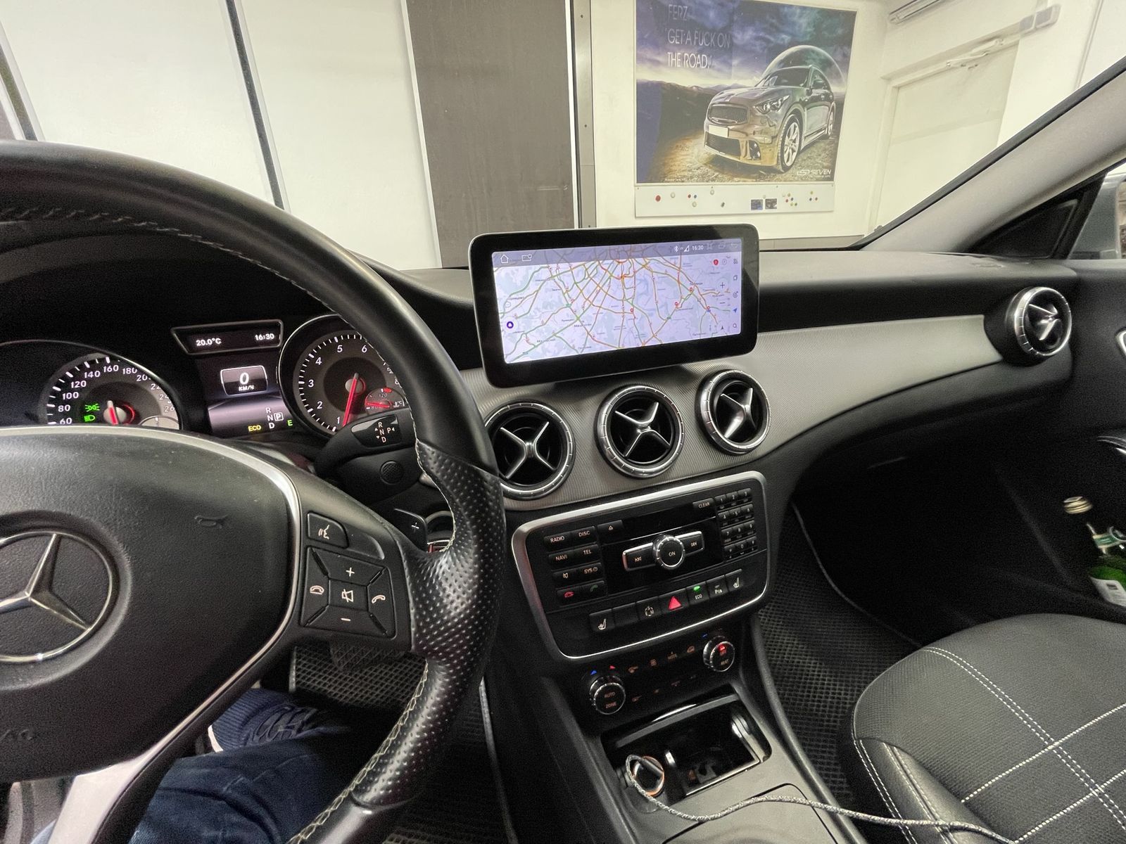 Выдвигающаяся камера для Mercedes CLA 2015