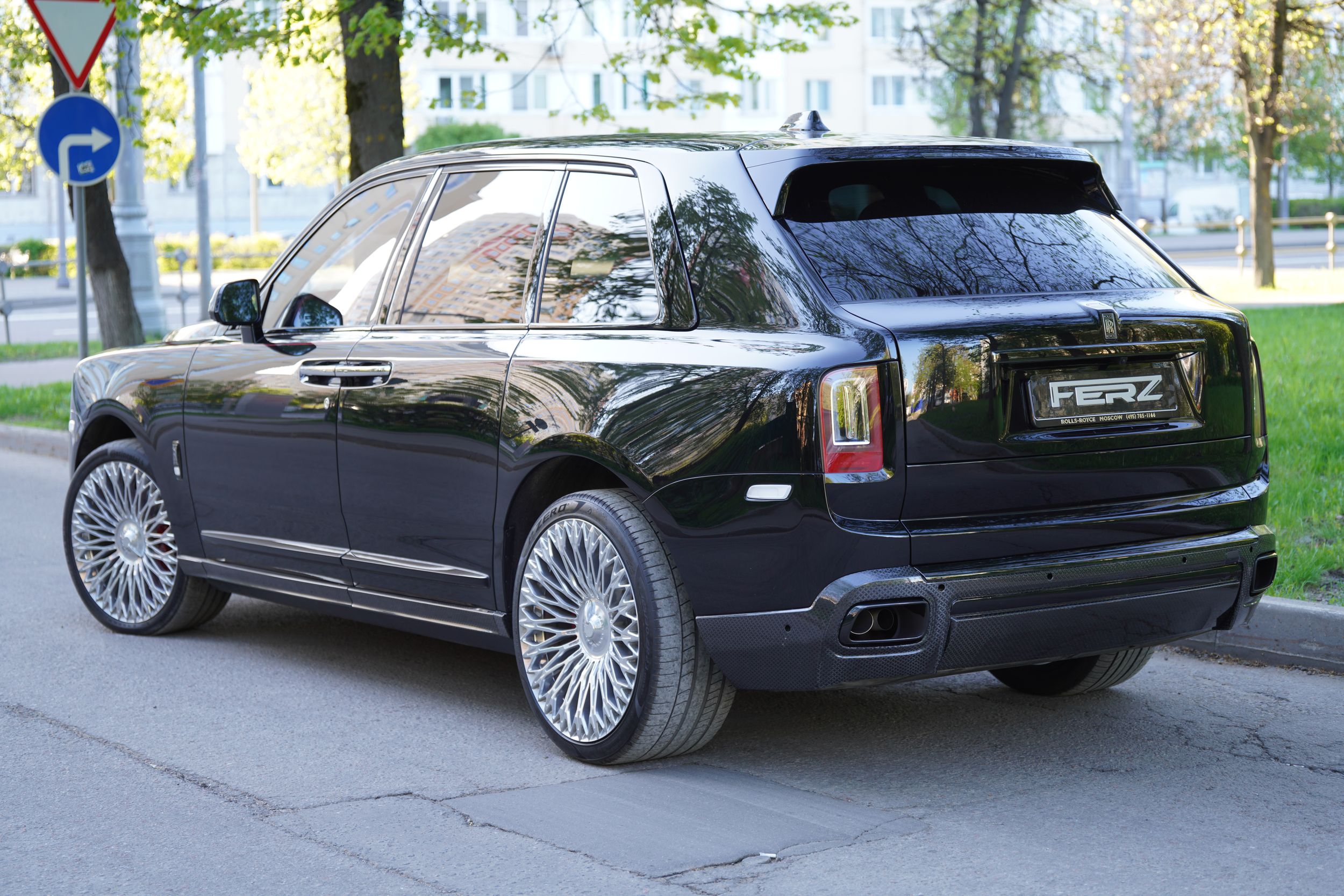 обвес Rolls Royce Cullinan от FERZ