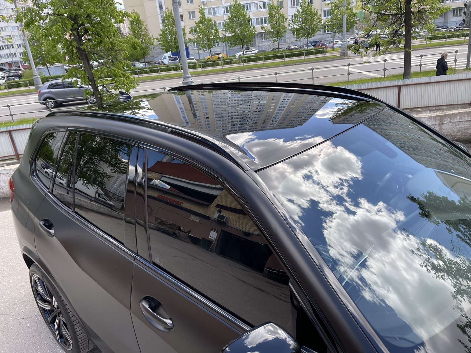 Матовая черная пленка на BMW X5 G05